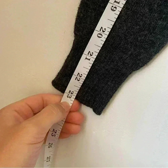 Kenar 100% Merino Wool Argyle V-Neck Sweater, Small (Fits Like XS), Vintage - Picture 8 of 10